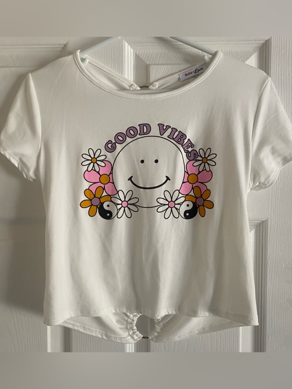 Ruby & Lace Good Vibes Smiley Graphic Crop Top White Ring Detail Y2K Women L